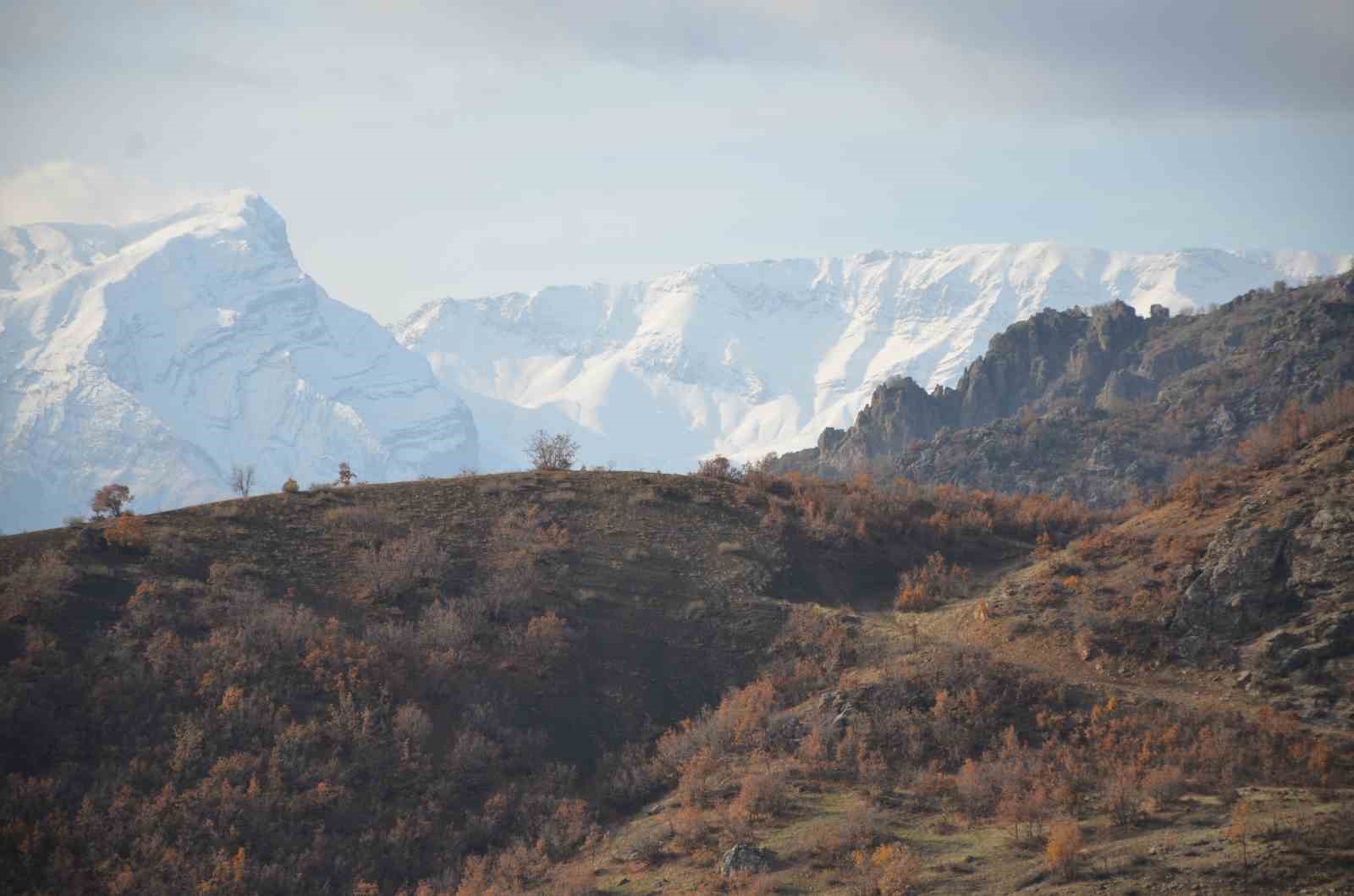 Şırnak dağları beyaz gelinliğini giydi
