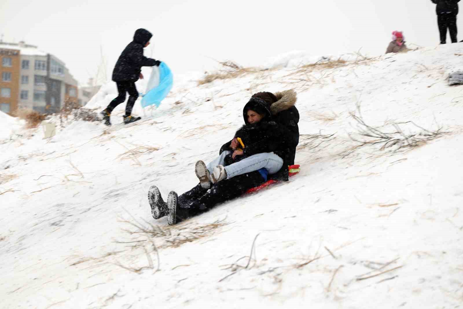 Talas’ın Erciyes’inde ‘kayak keyfi’
