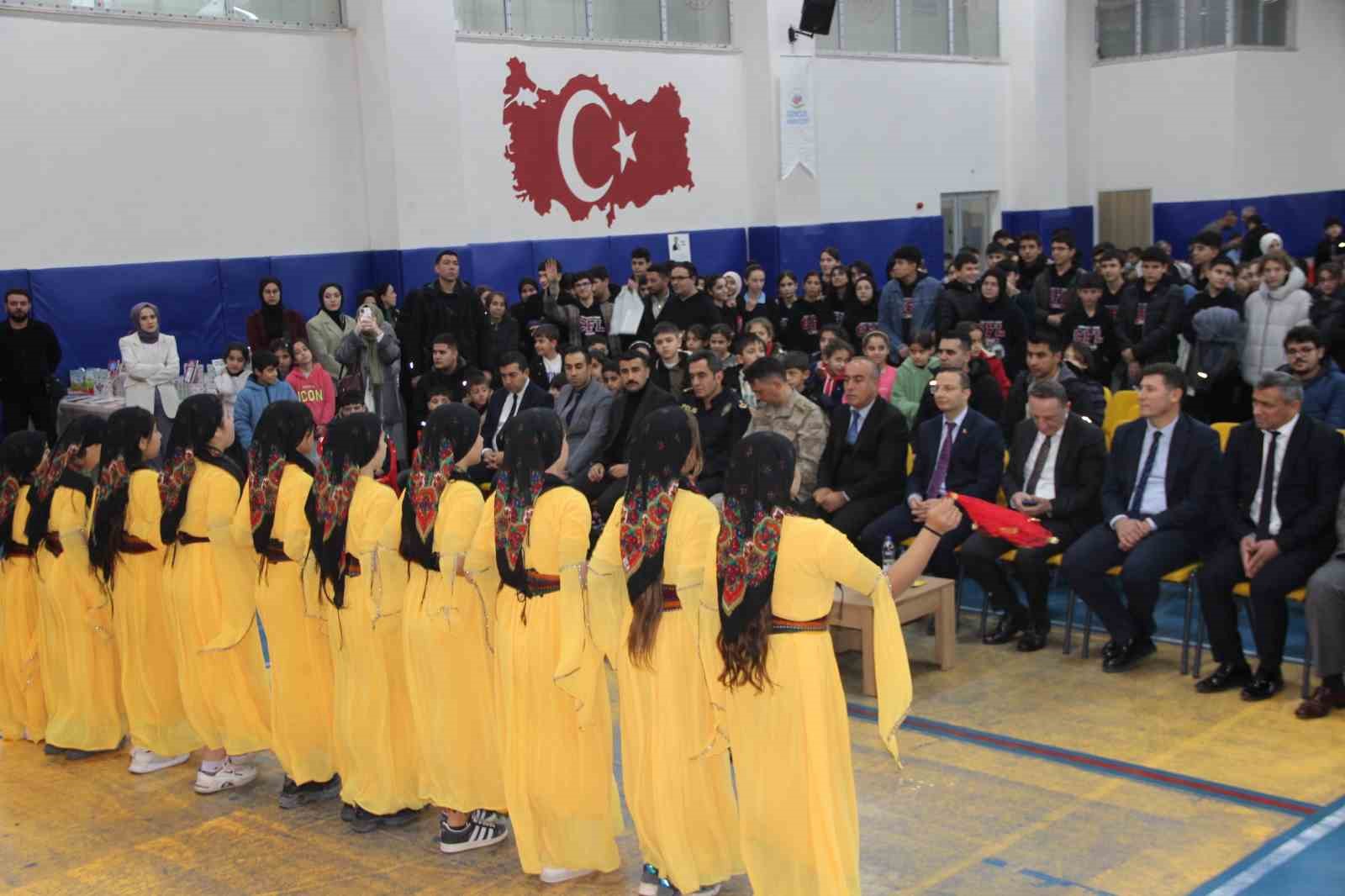 Cizre’de kitap fuarı kapılarını kitapseverlere açtı
