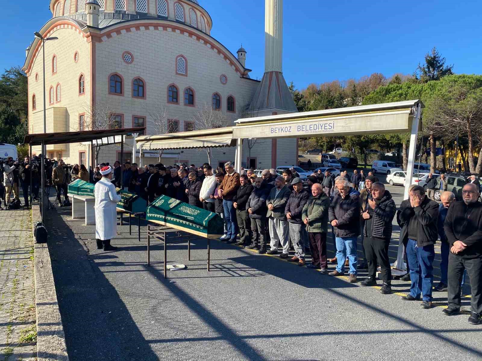 Büyükçekmece’deki aile katliamında vefat edenler toprağa verildi