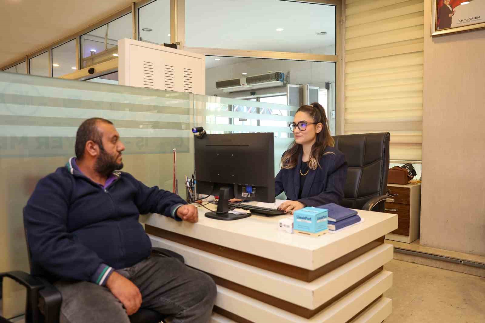 İş arayan ve kariyer planı yapan gen&ccedil;lere Gaziantep B&uuml;y&uuml;kşehir destek oluyor
