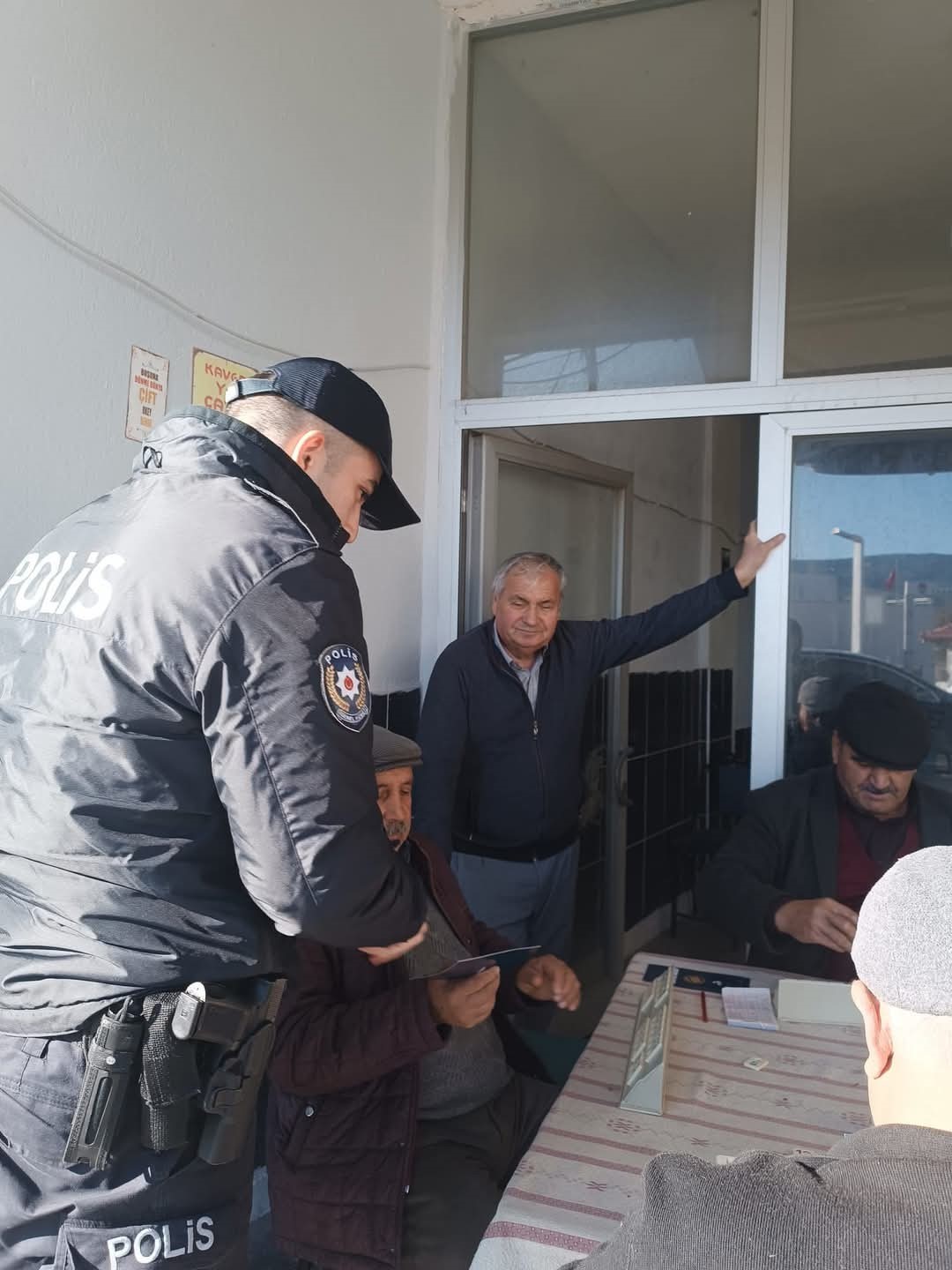 Selendi Polisinden KADES broşürü