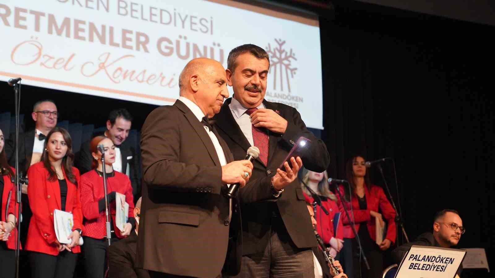 Milli Eğitim Bakanı Tekin, öğretmenler için söyledi: "Gurbet O Kadar Acı Ki"