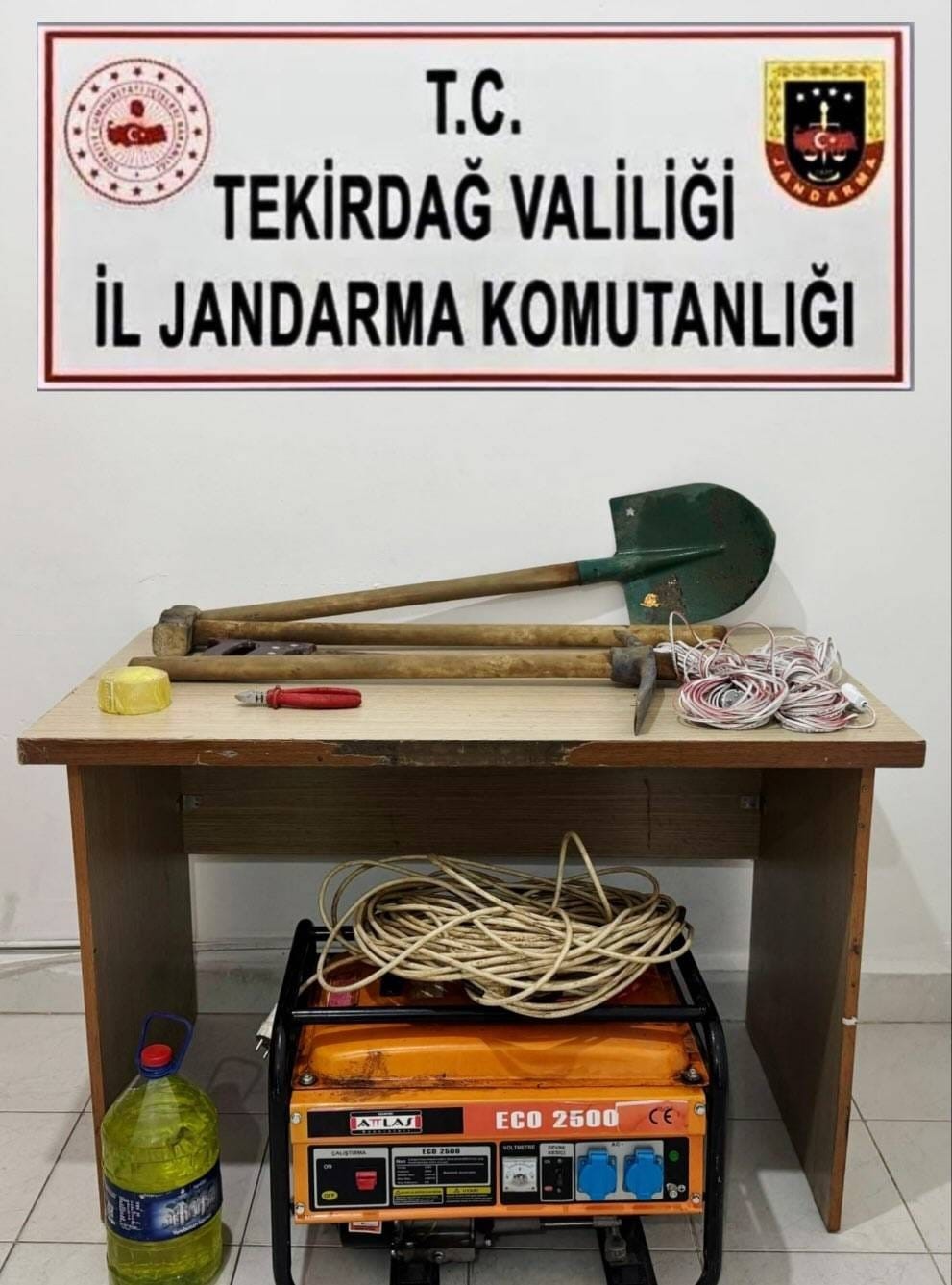 Tekirdağ’da izinsiz kazı yapan 3 kişi suçüstü yakalandı