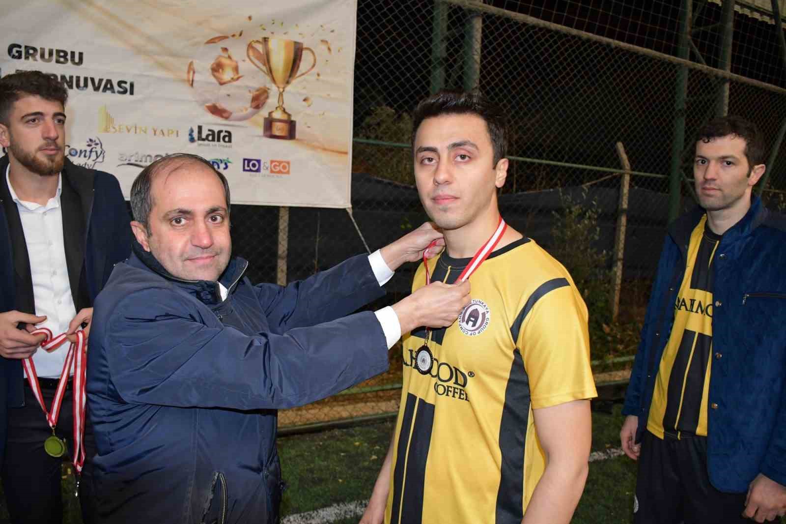 8’inci Altunkaya Futbol Turnuvası’nın şampiyonu Confy oldu