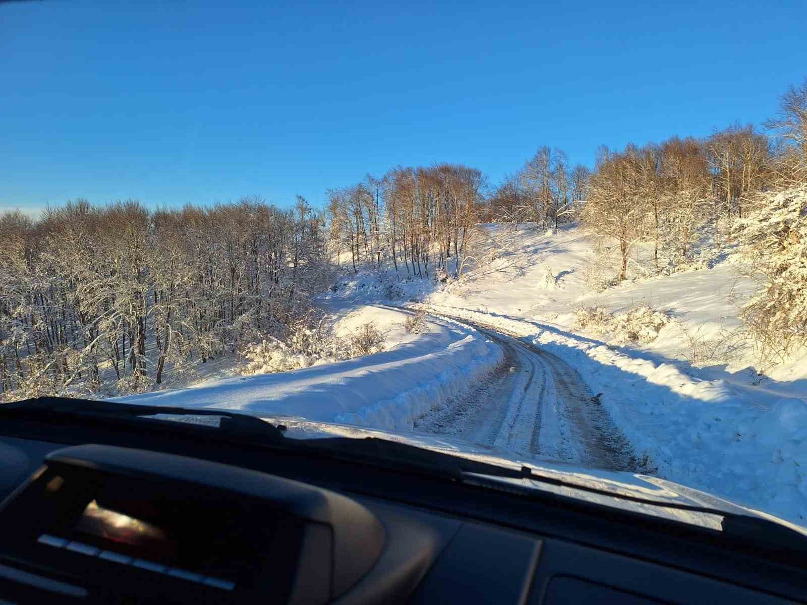 Sinop’ta araçları kara saplanıp mahsur kalan 4 kişi kurtarıldı
