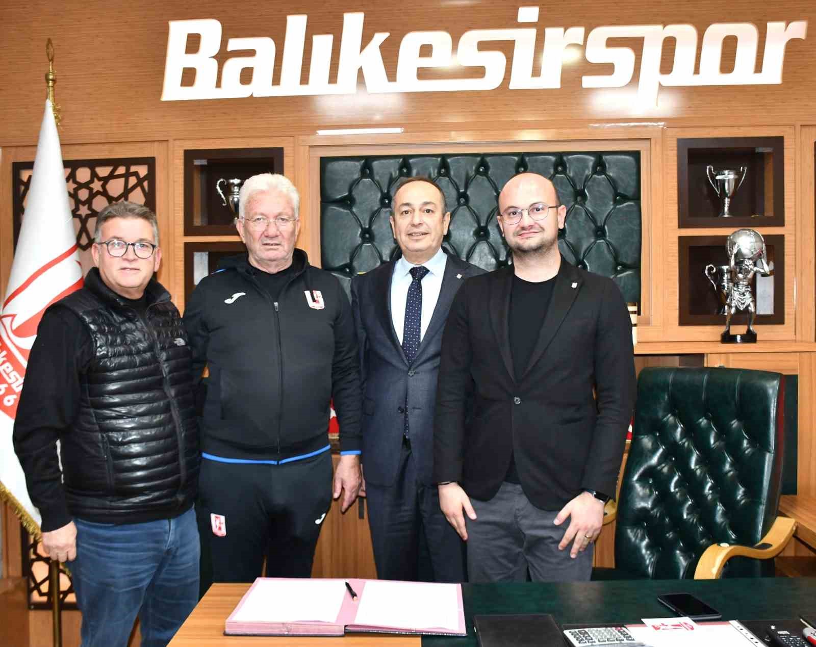 İsmail Ertekin, yeniden Balıkesirspor’da
