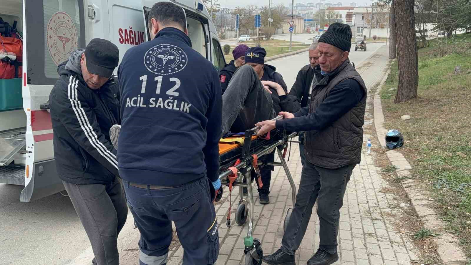 Edirne’de motosikletten düşen sürücü yaralandı