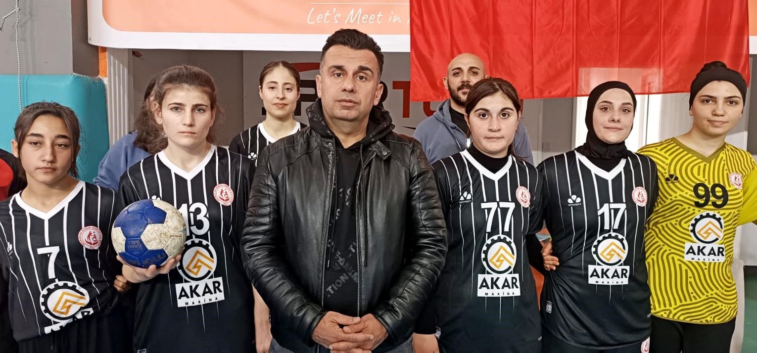 Erzurum ASH Spor Kul&uuml;b&uuml;&rsquo;n&uuml;n hentbol galibiyeti
