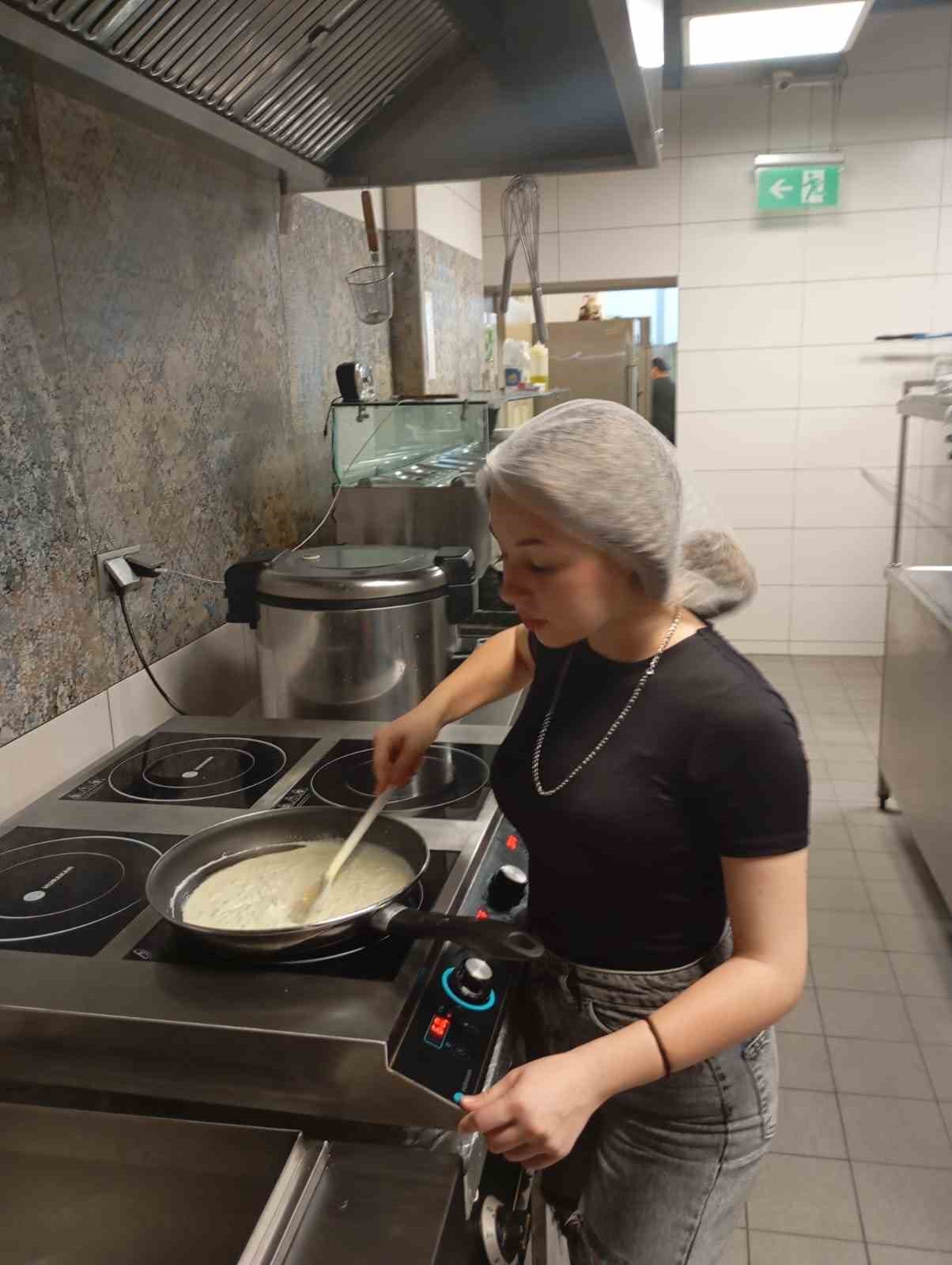 Boz&uuml;y&uuml;k&rsquo;te Erasmus projesi kapsamında &ouml;ğrenci ve &ouml;ğretmenler Avusturya&rsquo;ya gittiler
