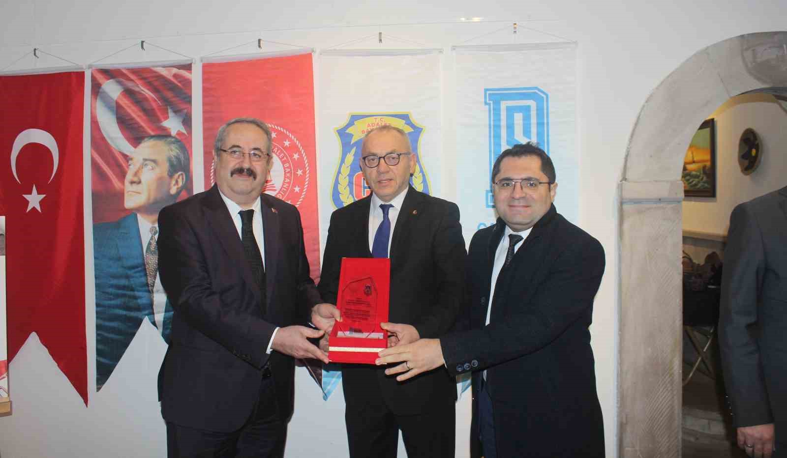 Denetimli serbestlik h&uuml;k&uuml;ml&uuml;lerinden &rsquo;El Sanatları Sepet &Ouml;r&uuml;c&uuml;l&uuml;ğ&uuml; Sergisi&rsquo;
