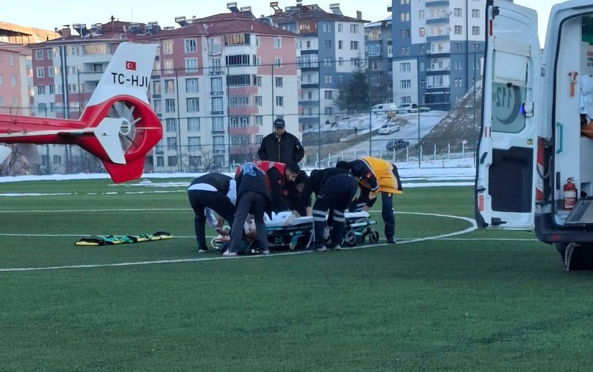 Ambulans helikopter silahla yaralanan gen&ccedil; i&ccedil;in havalandı
