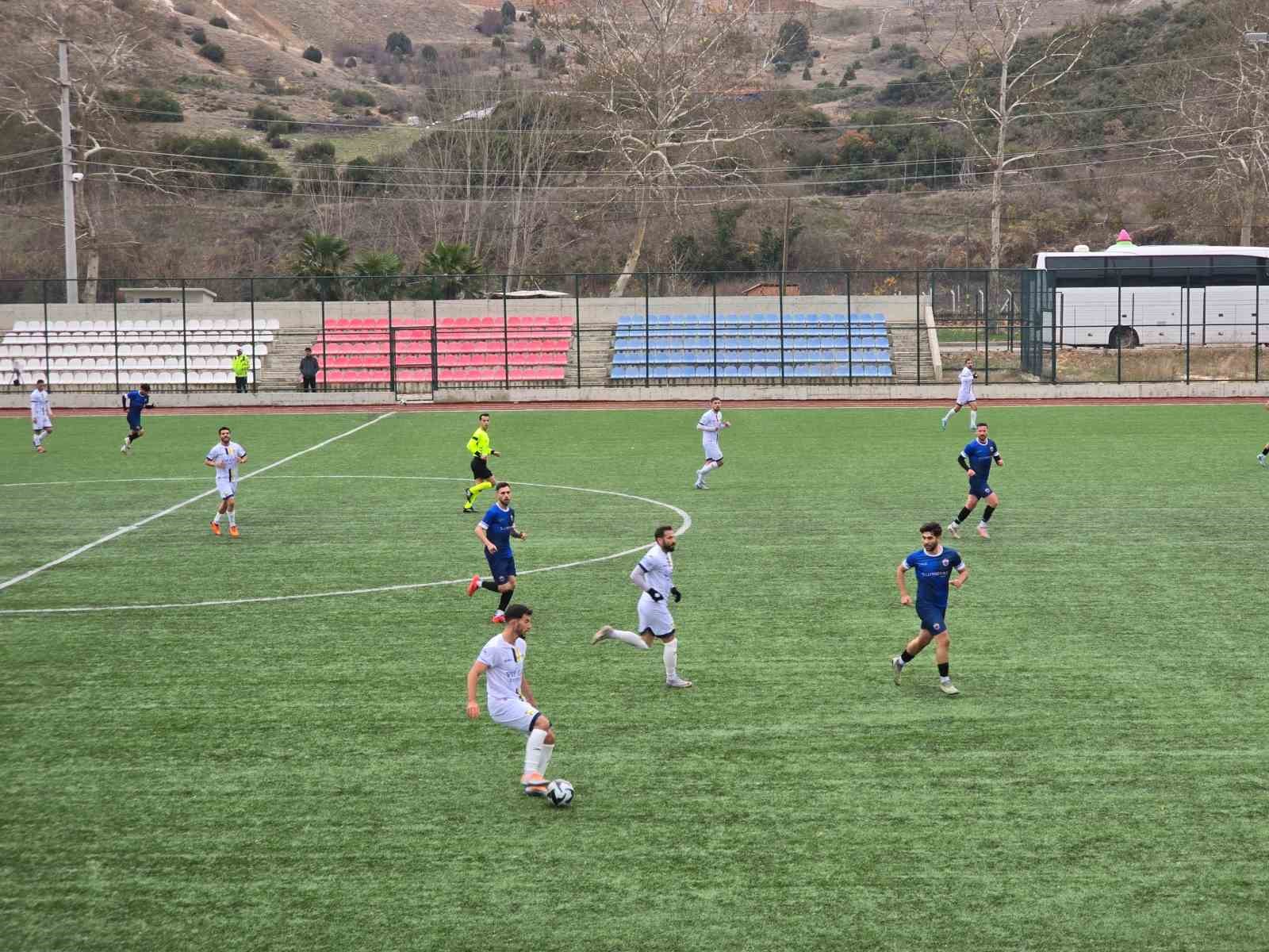 Boz&uuml;y&uuml;k Vitraspor 3 puanı 3 golle aldı
