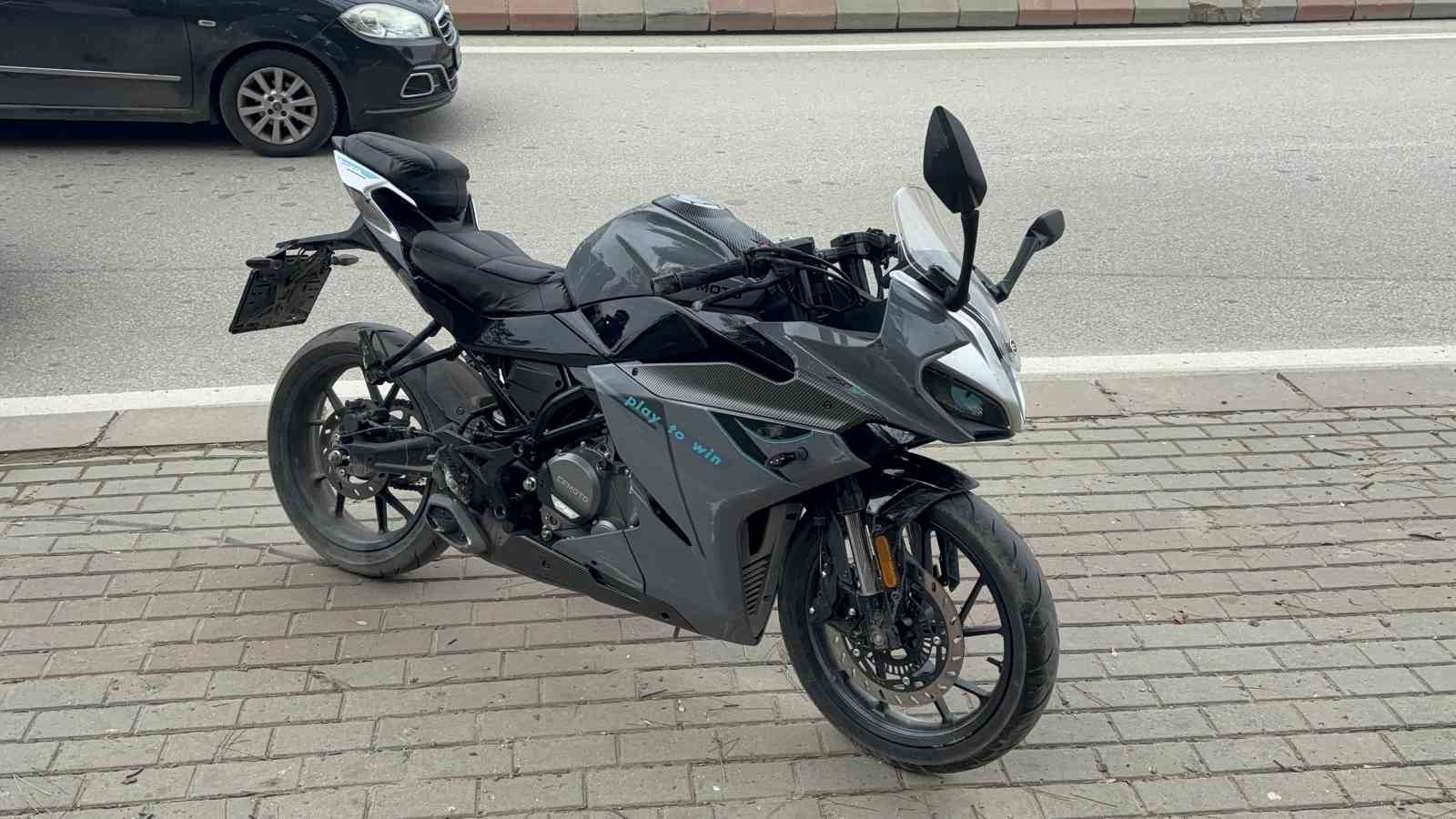 Edirne&rsquo;de motosikletten d&uuml;şen s&uuml;r&uuml;c&uuml; yaralandı
