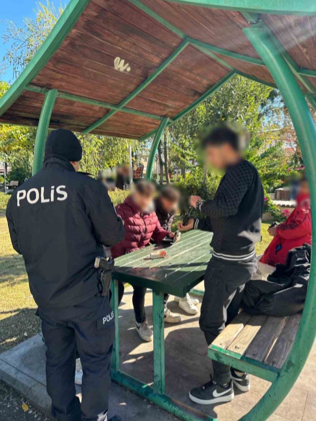 Antalya’da polis huzur uygulaması ve denetimler gerçekleştirdi