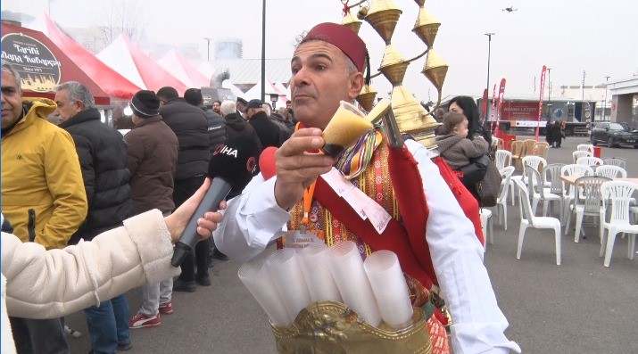 Adana Tanıtım Günleri’nde 106 metrelik Adana kebap dağıtıldı