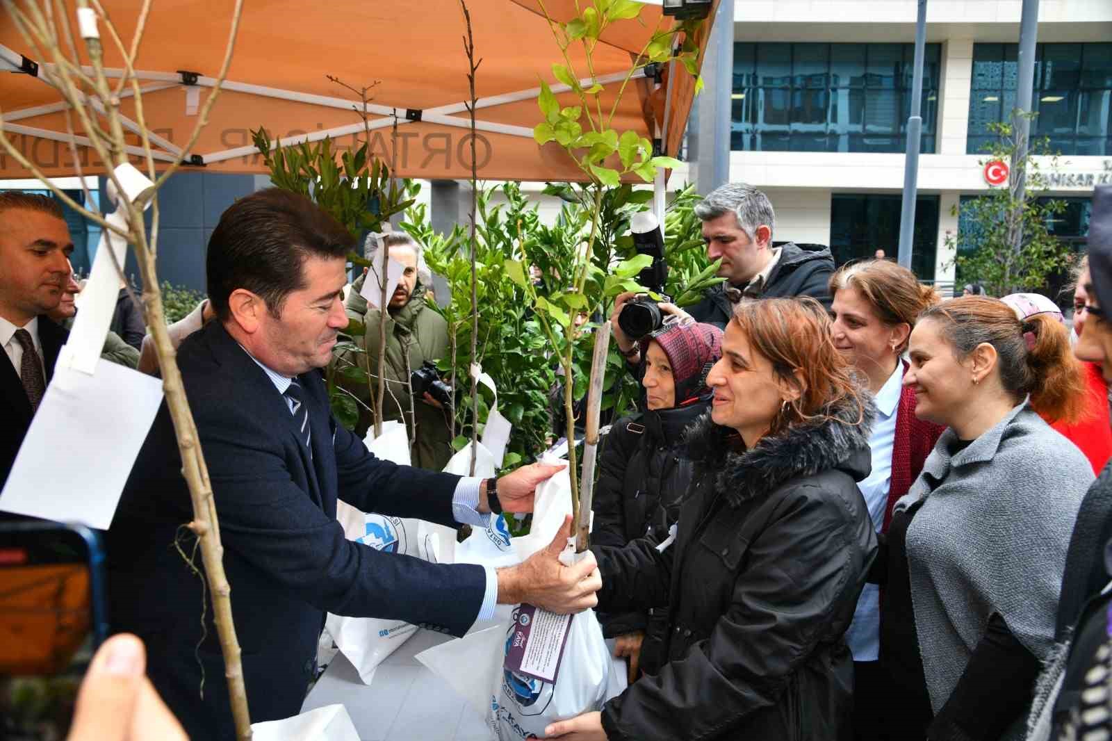 Şiddet sonucu hayatını kaybeden kadınların isimleri aynada yaşatılacak
