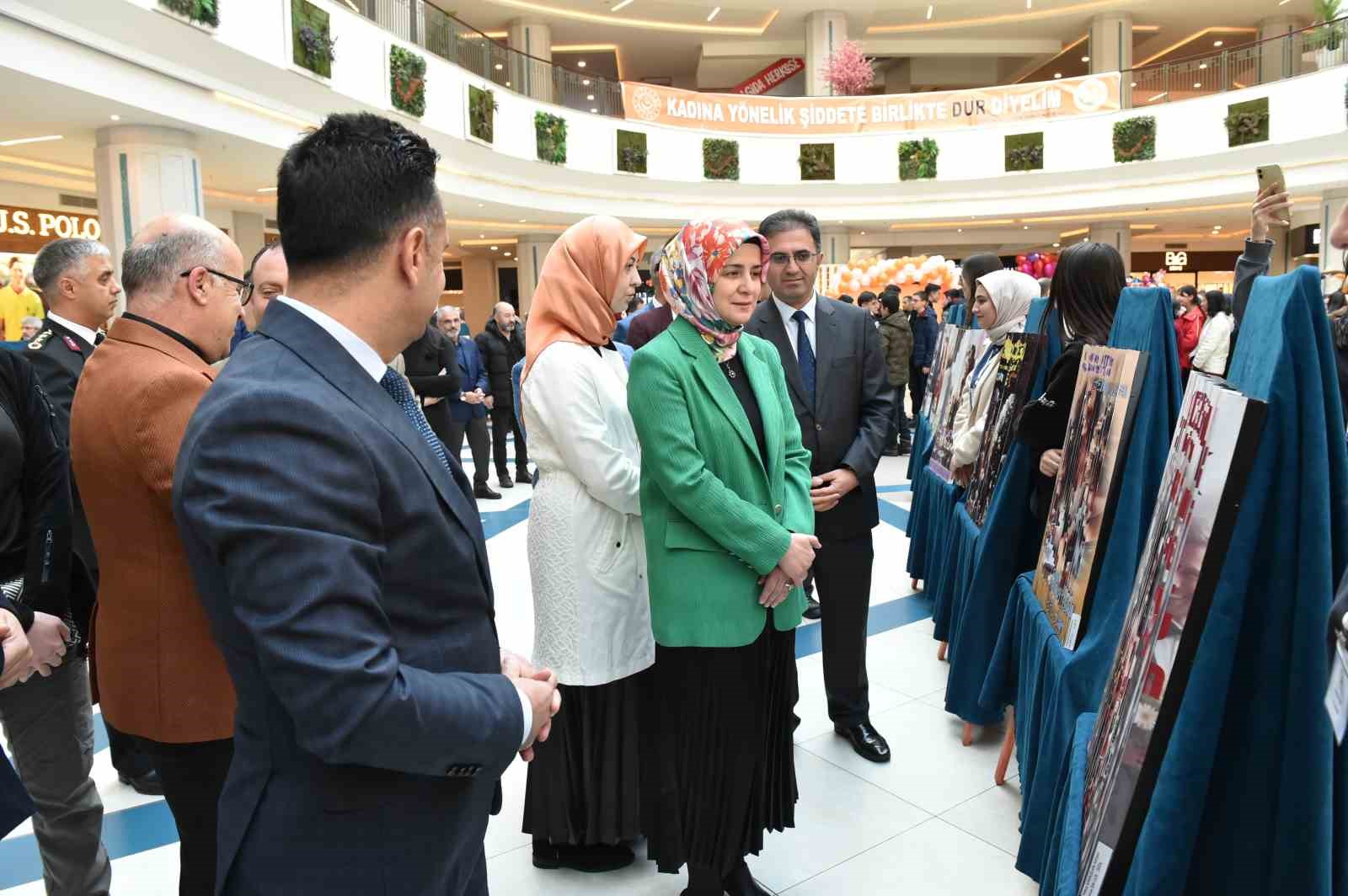 Erzurum’da &quot;Madalyonun İki Yüzü&quot;nü anlattılar