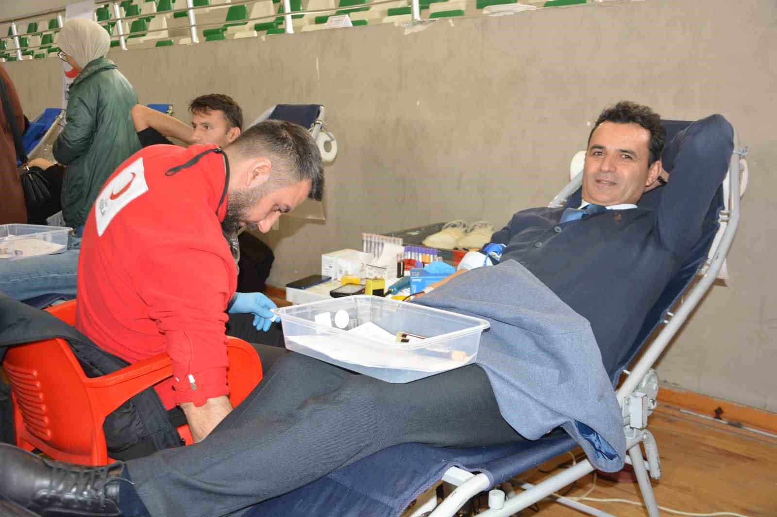 Lisede düzenlenen kampanya ile 261 ünite kan toplandı