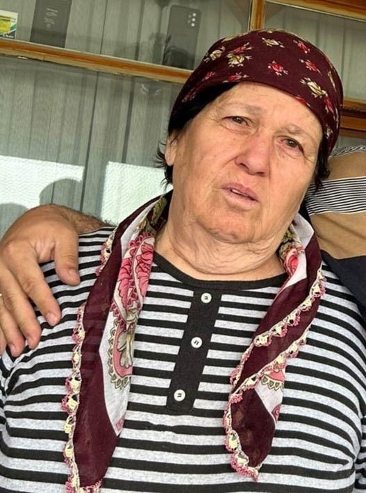 Denizli’de boş arazide bulunan yaşlı kadının kemikleri toprağa verildi