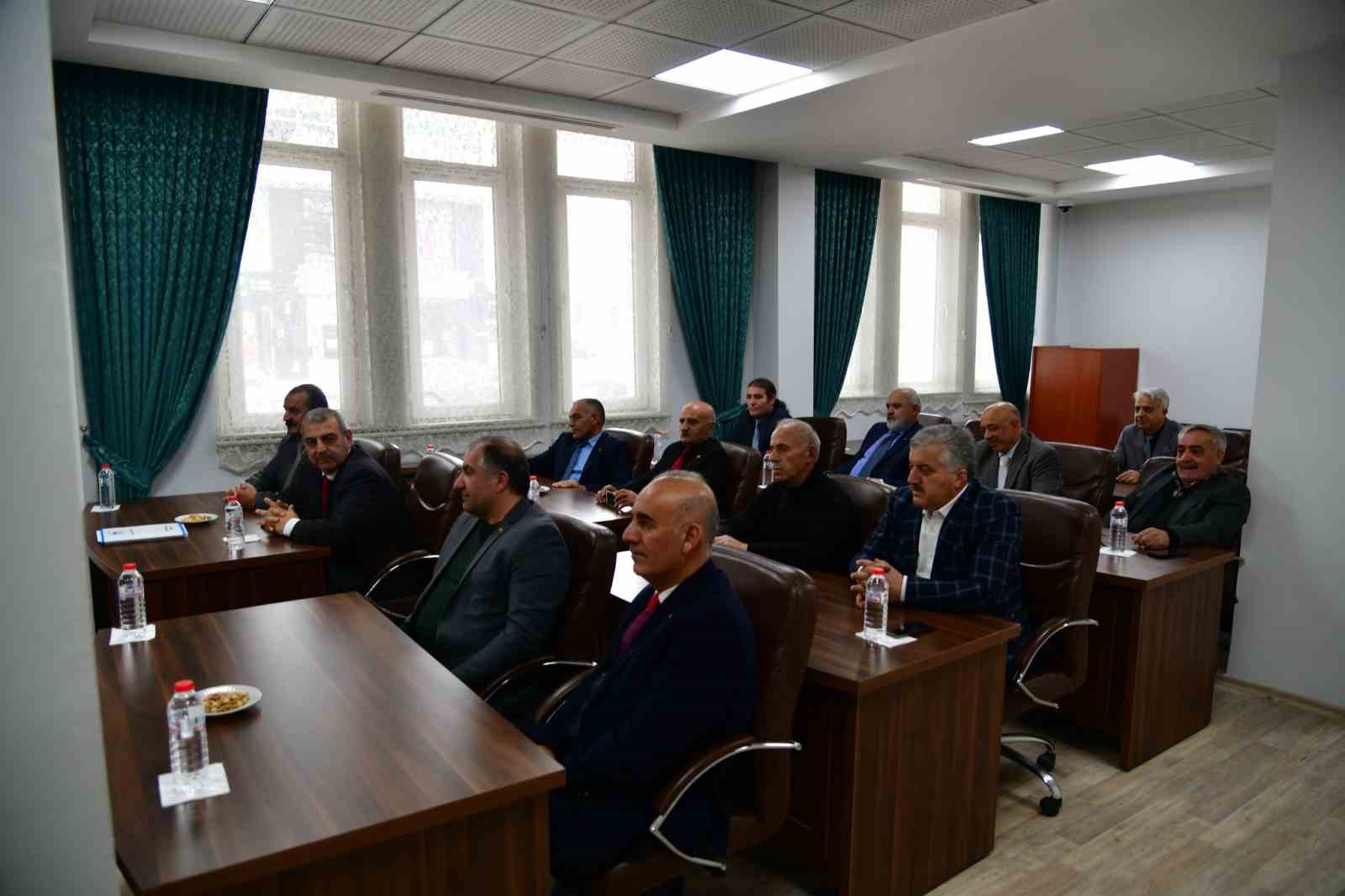 Vali &Ccedil;i&ccedil;ek, İl Genel Meclisini ziyaret etti
