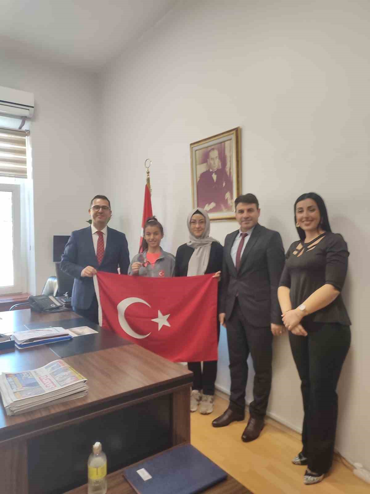 Avrupa 2&rsquo;incisi Duru Sahra Olcay Vali Yardımcısı&rsquo;nı ziyaret etti
