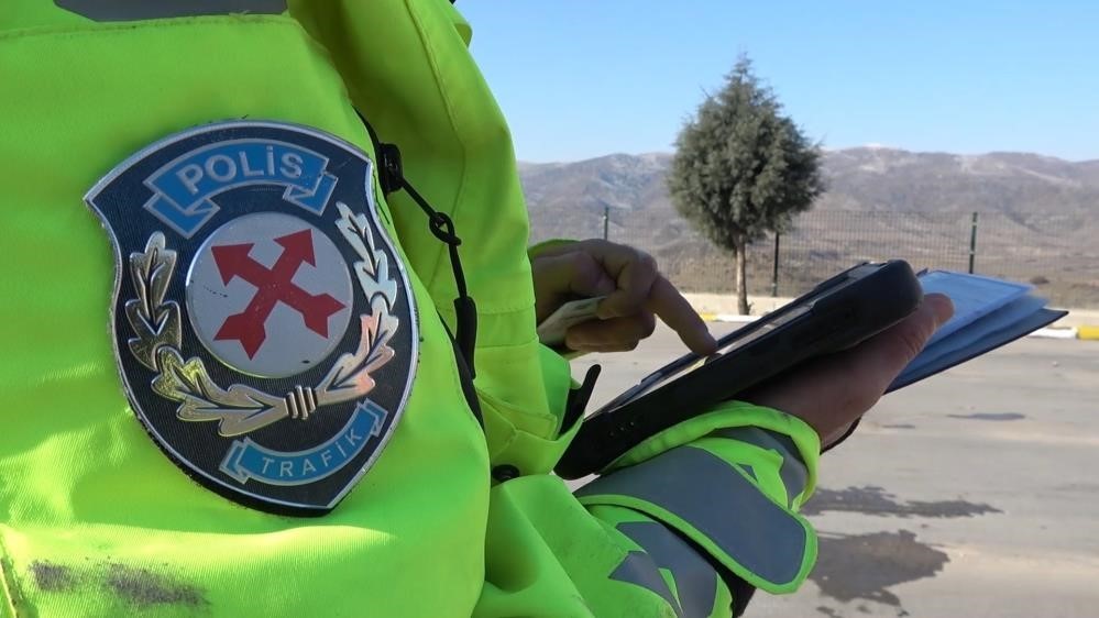 Kış lastiği uygulaması 1 Aralık&rsquo;ta başlıyor: Uymayanlara ceza
