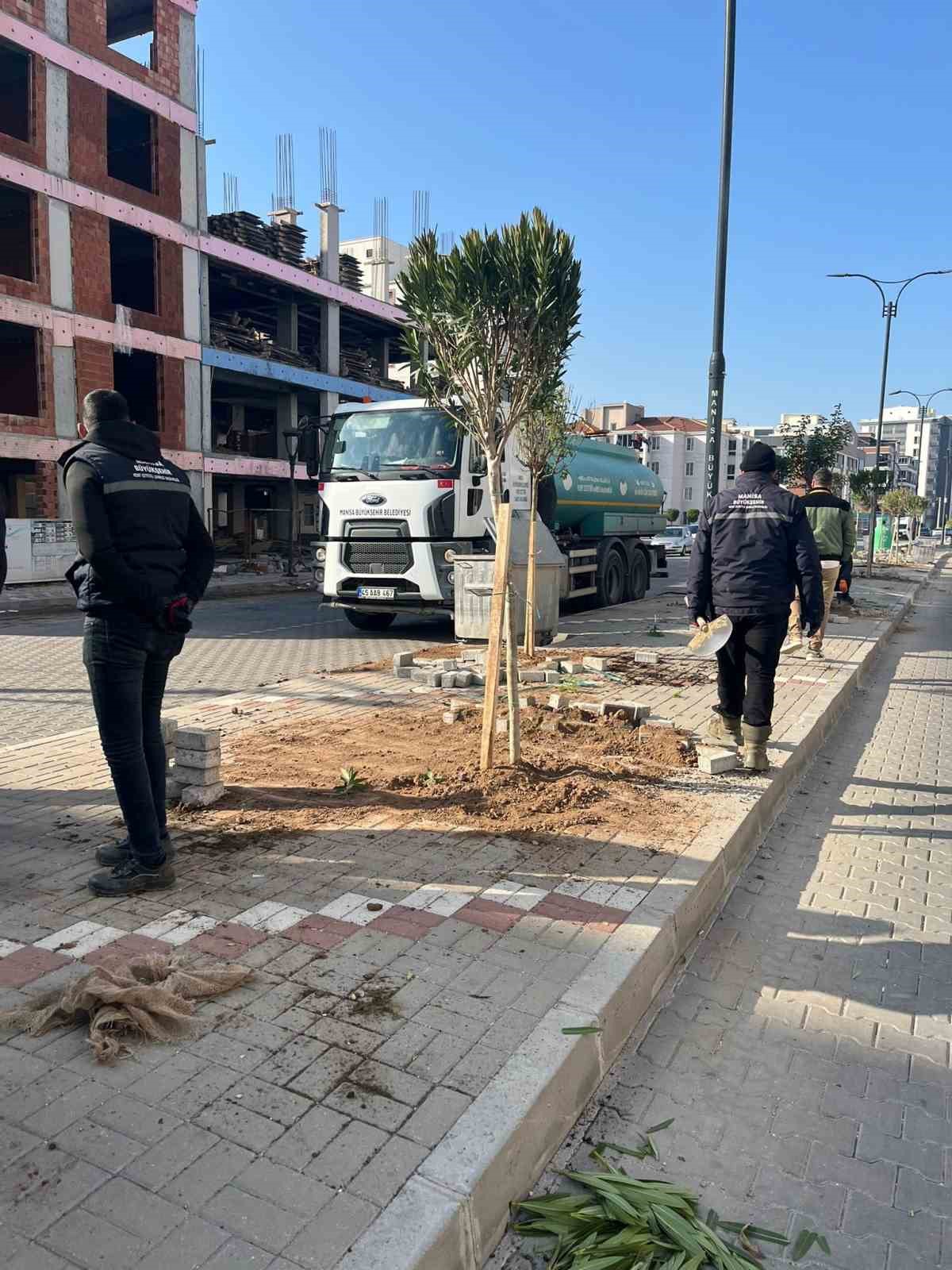 Manisa&rsquo;da peyzaj &ccedil;alışmaları devam ediyor
