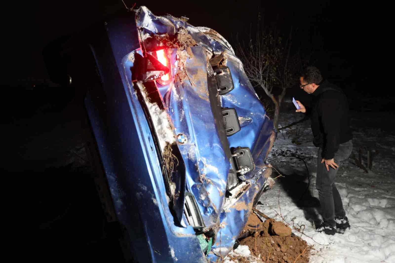 Seyir halinde makas atan sürücü takla attı: 1 yaralı