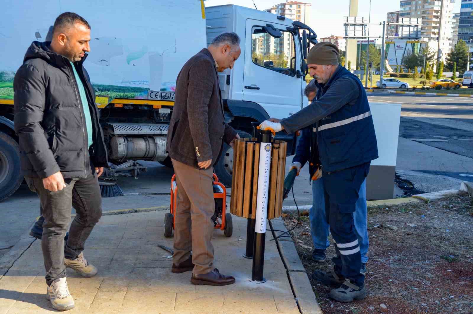 Diyarbakır’da ana arterlere 4 bin çöp kovası yerleştiriliyor
