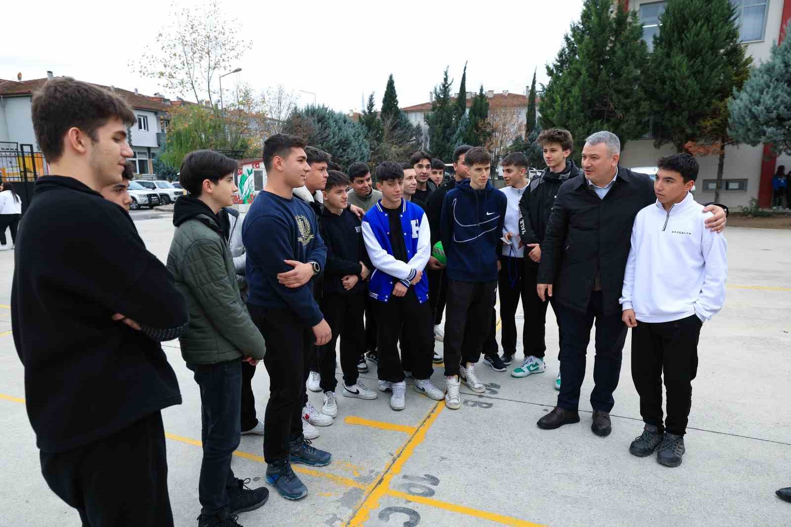 Başkan Çelik, kariyer günlerinde öğrencilerle buluştu
