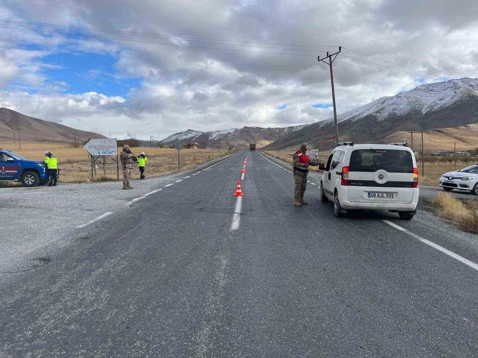 Van’da çeşitli suçlardan 14 kişi tutuklandı