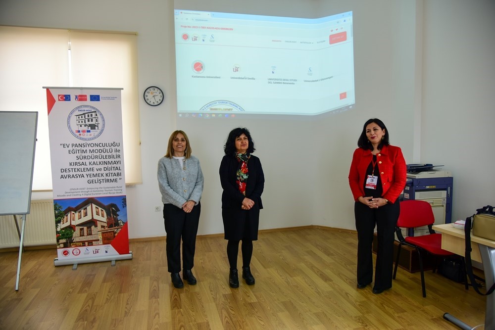 Kastamonu Üniversitesi’nden öğrenci ve turizmcilere ev pansiyonculuğu semineri