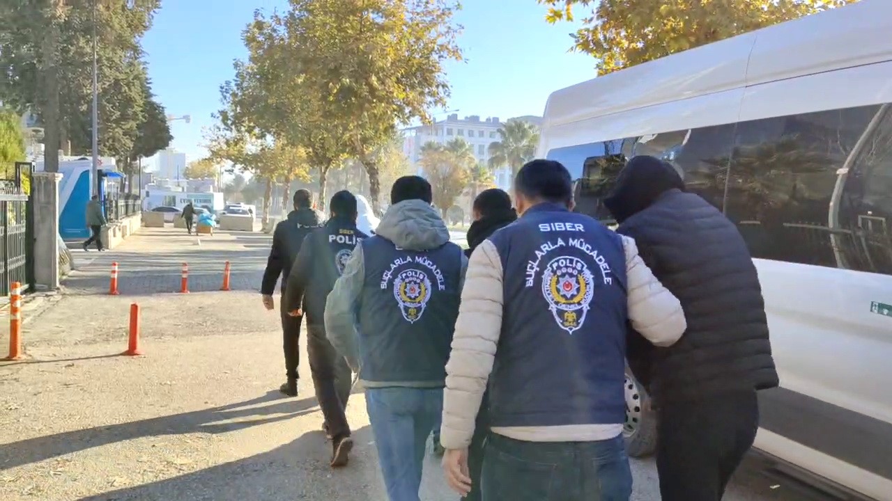 Sahte borsacılar yakayı ele verdi: 4 gözaltı
