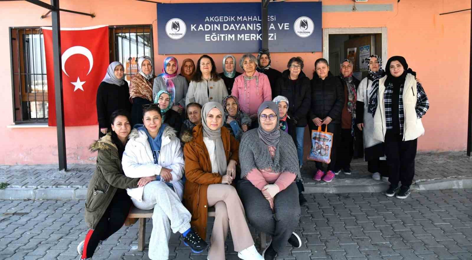 Hem meslek öğreniyorlar hem de sosyalleşiyorlar