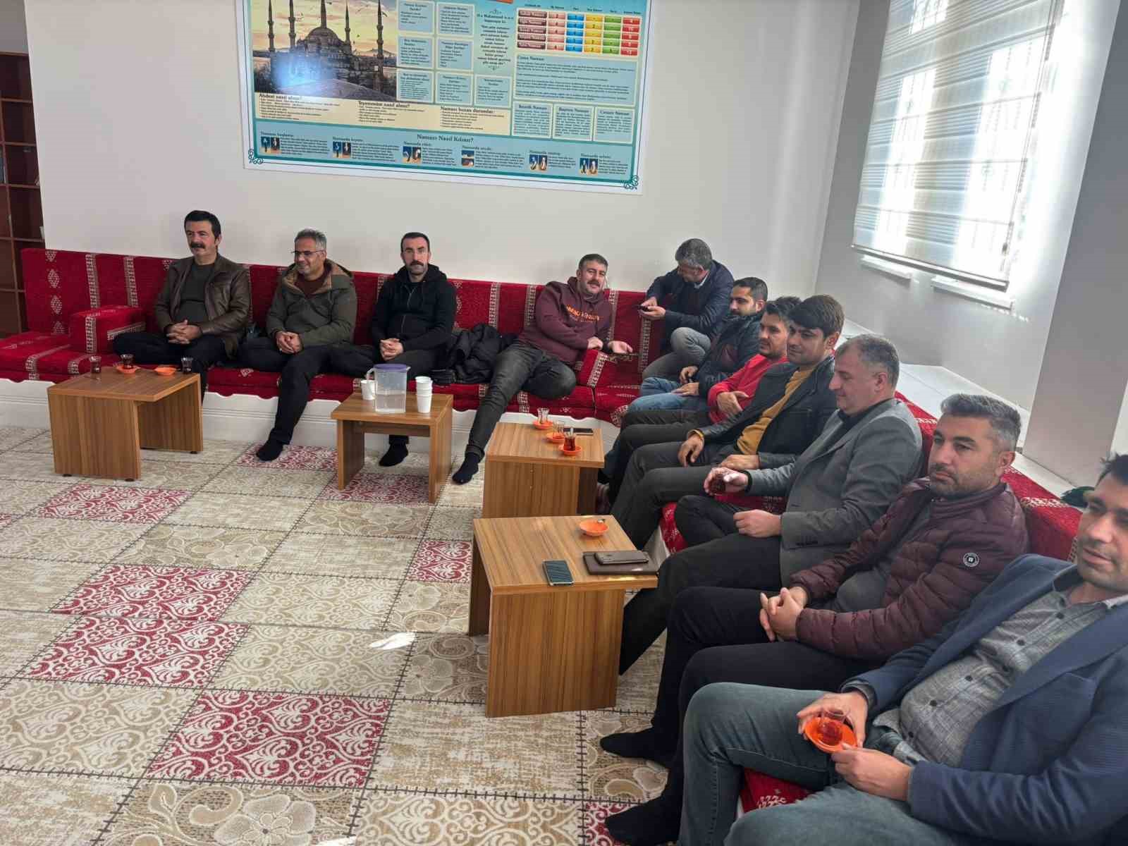 Okul m&uuml;d&uuml;rlerine seminer verildi
