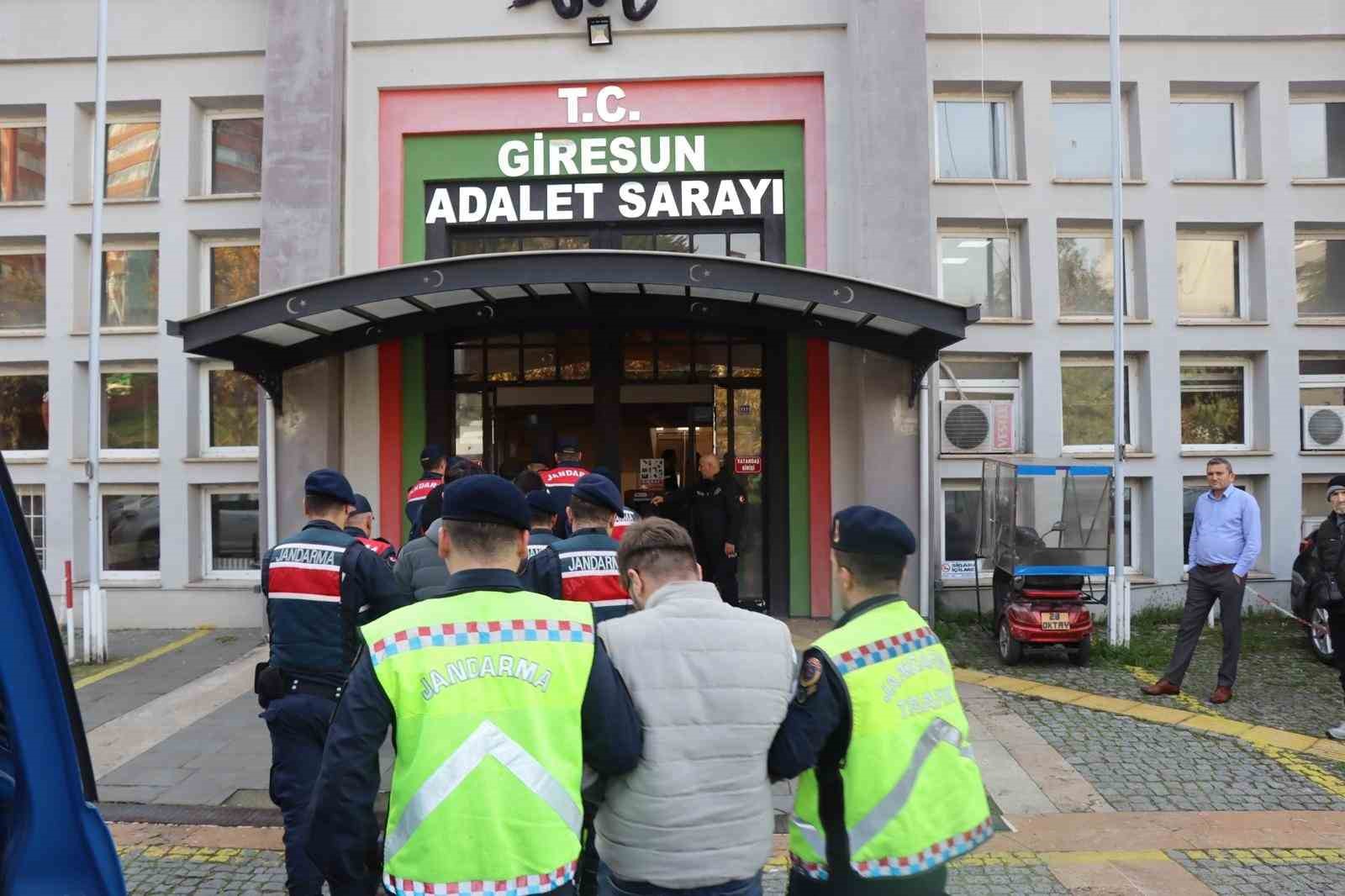 Jandarmadan 5 ilde siber su&ccedil; ağına operasyon: 21 g&ouml;zaltı
