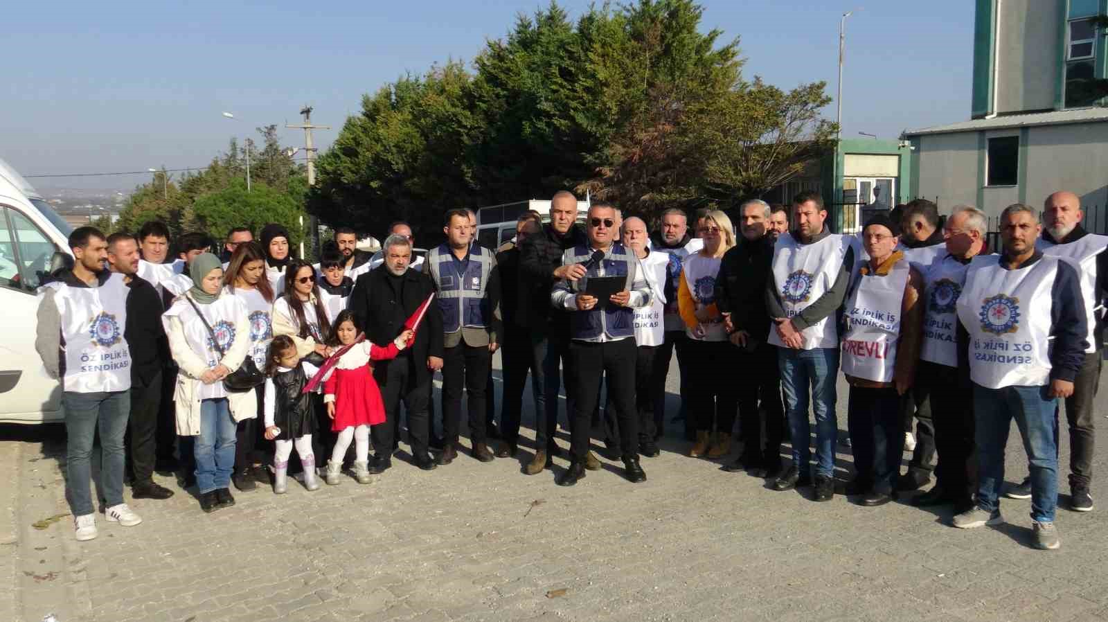 Yelkenci Tekstil iş&ccedil;ileri hak m&uuml;cadelesi i&ccedil;in bir arada
