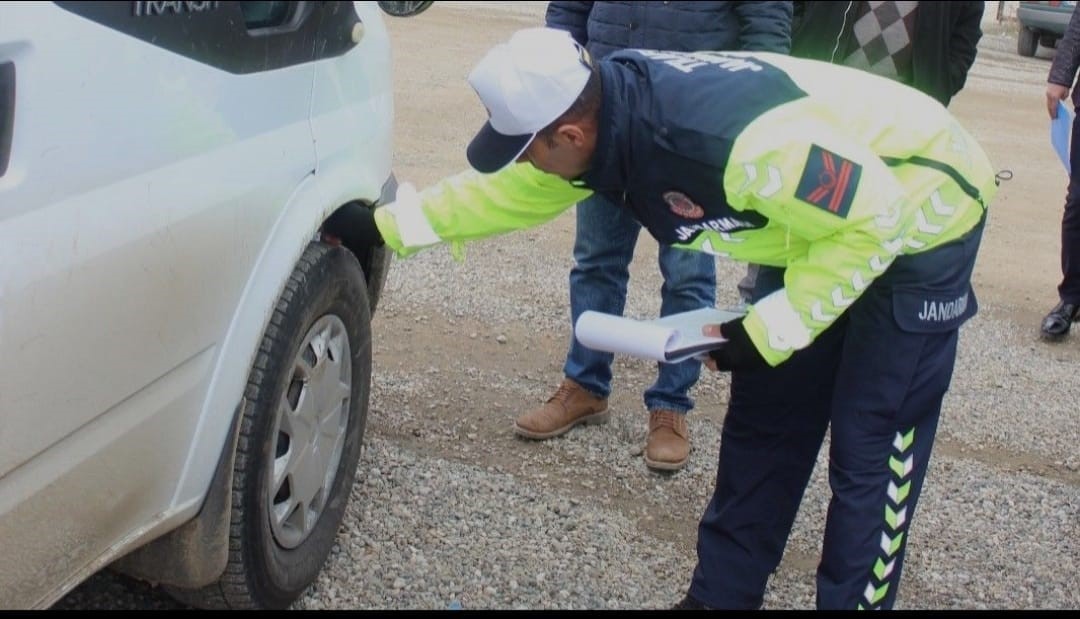 Giresun&rsquo;da okul servis ara&ccedil;ları denetlendi
