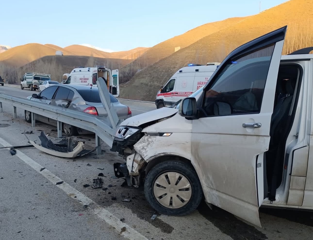 Yüksekova’da trafik kazası: 3 yaralı