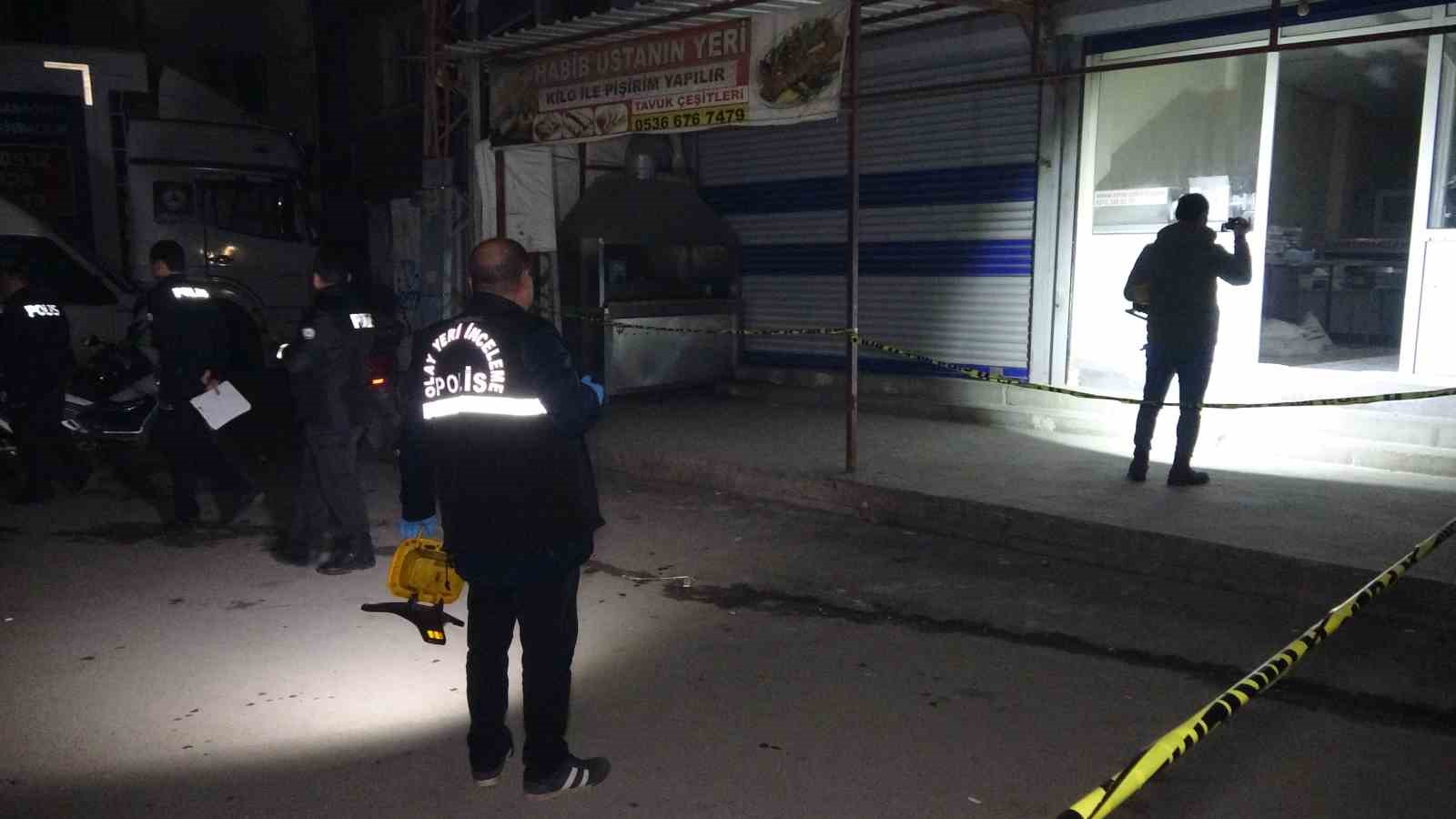 Adana’da ekmek imalathanesine silahlı saldırı: 4 yaralı