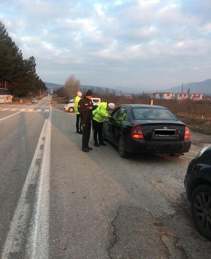 Bilecik&rsquo;te kayıp ihbarı verilen 2 kişi uygulama noktasında yakalandı
