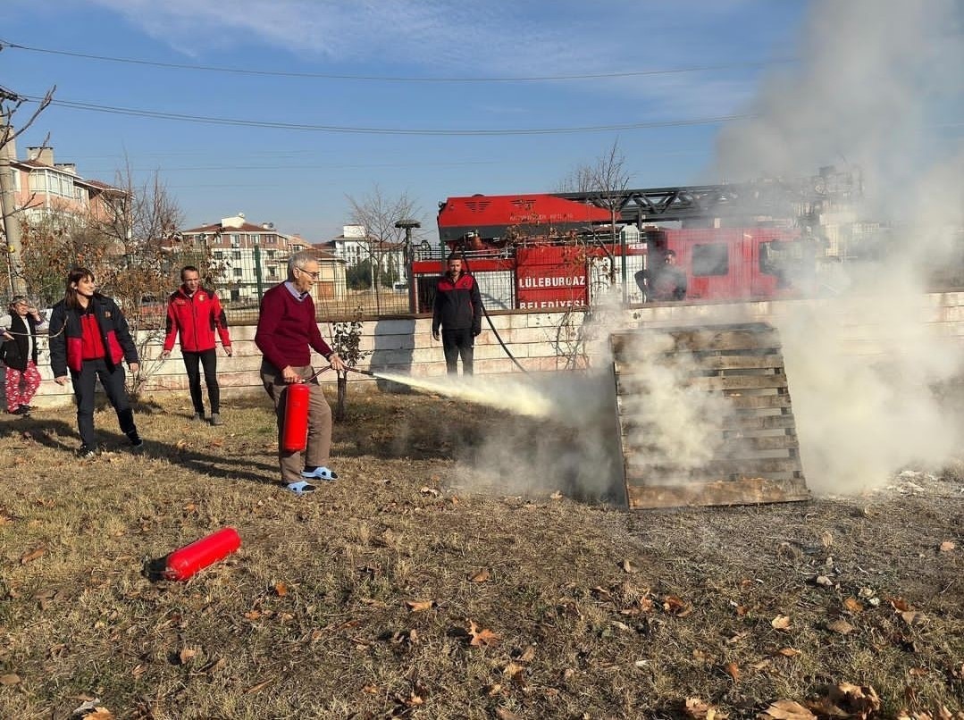 Huzurevinde yangından korunma ve yangına müdahale eğitimi
