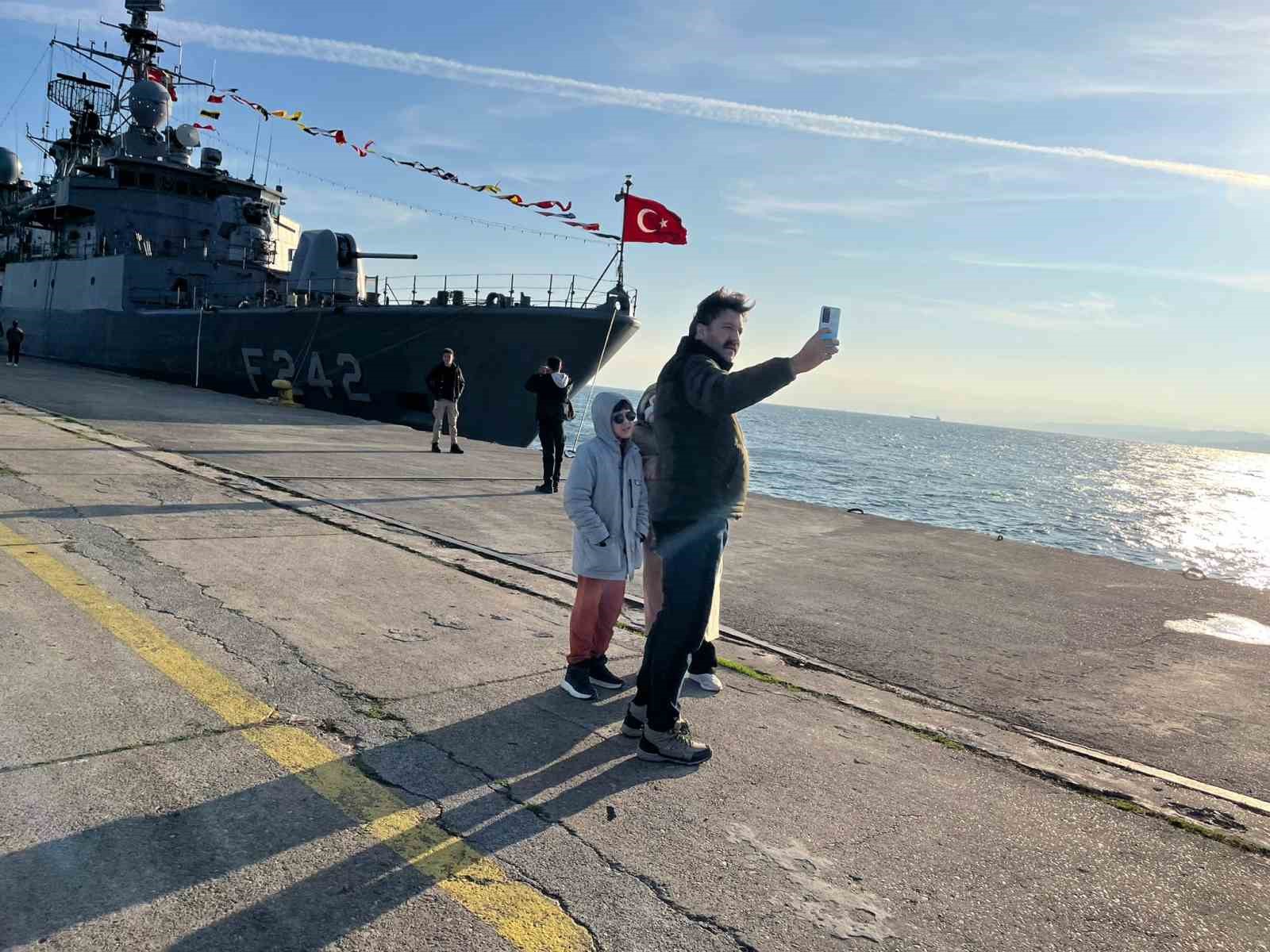 TCG Fatih&rsquo;e ziyaret&ccedil;i akını
