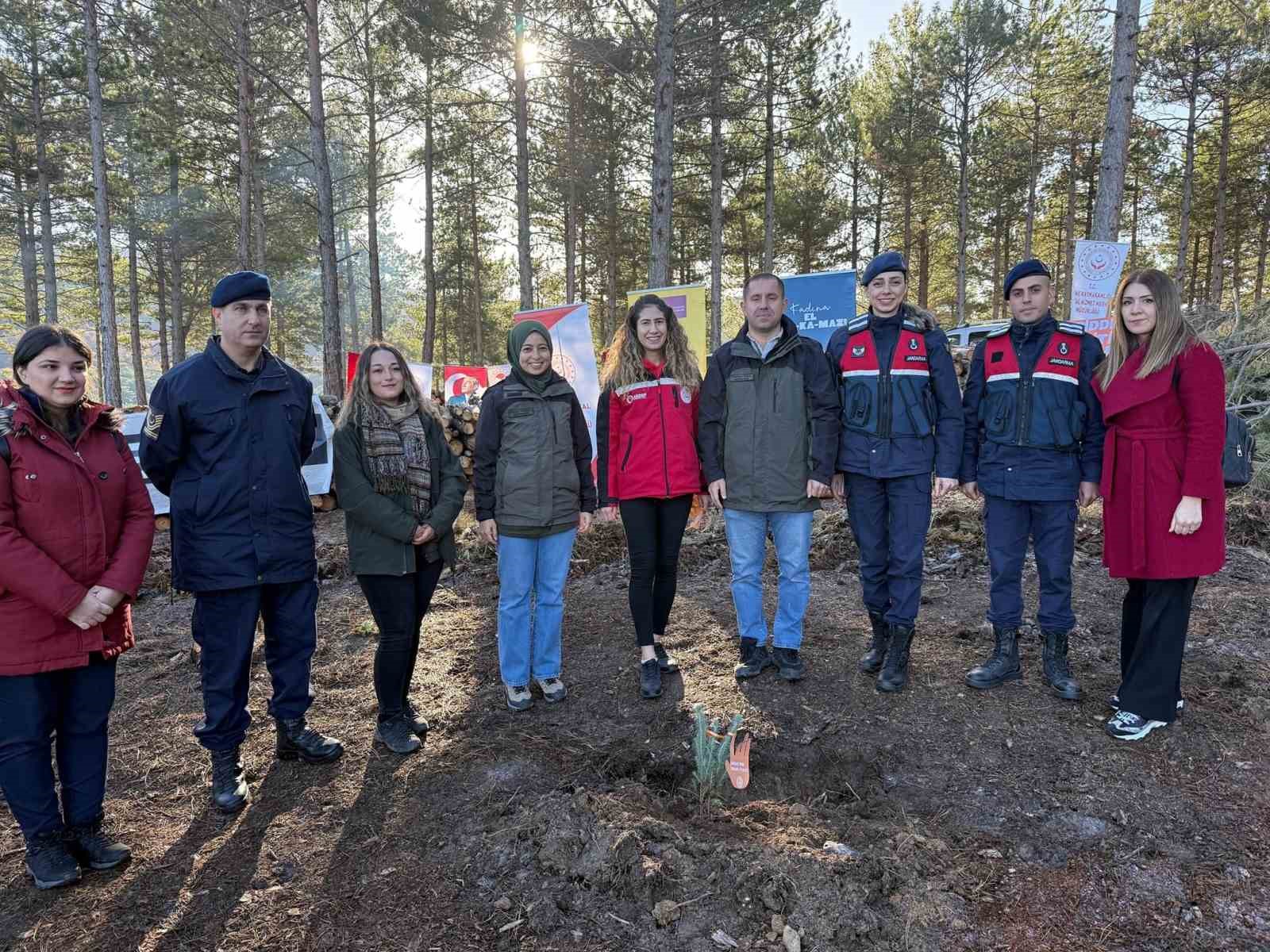 Çine’de fidanlar kadına şiddete karşı toprakla buluştu
