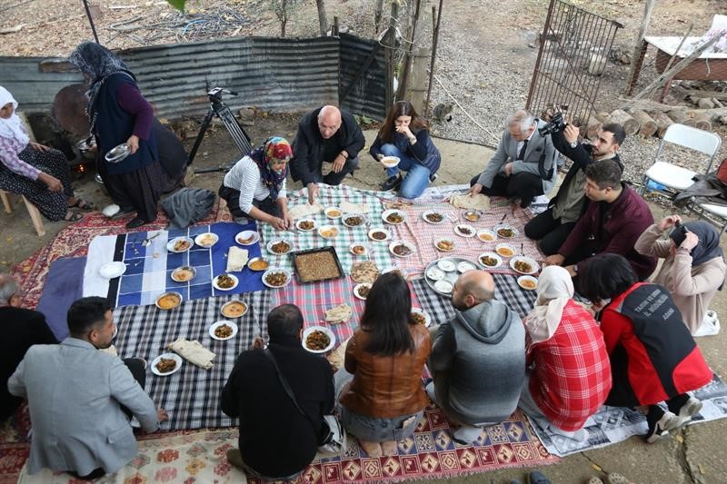 Adana’nın unutulmaya yüz tutmuş yemek ve el sanatları kültürü ortaya çıkartılıyor
