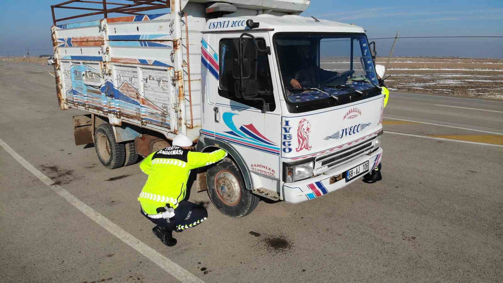 Aksaray’da zorunlu kış lastiği uygulamaları başladı
