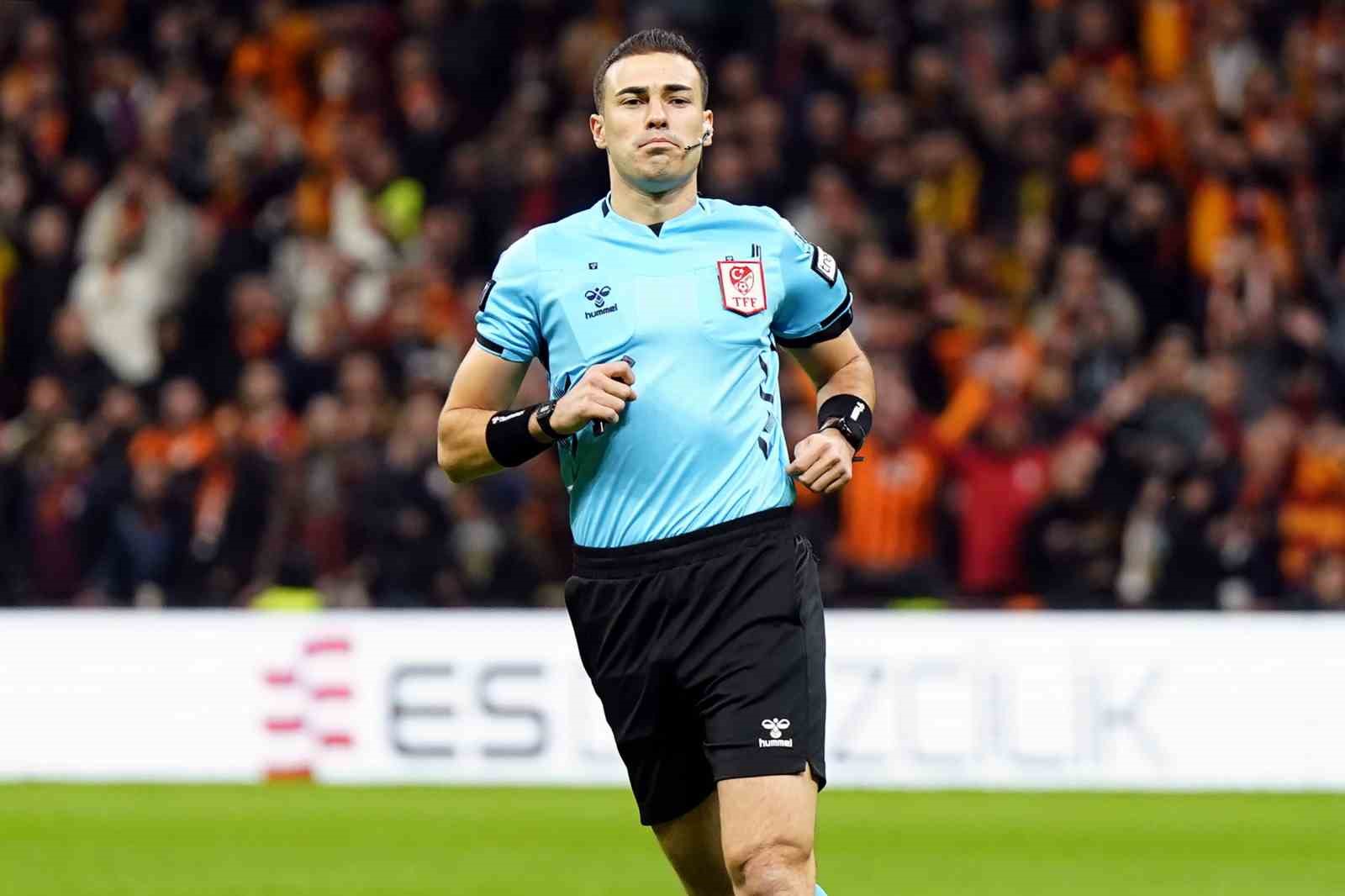 Trendyol Süper Lig: Galatasaray: 0 - Eyüpspor: 1 (Maç devam ediyor)
