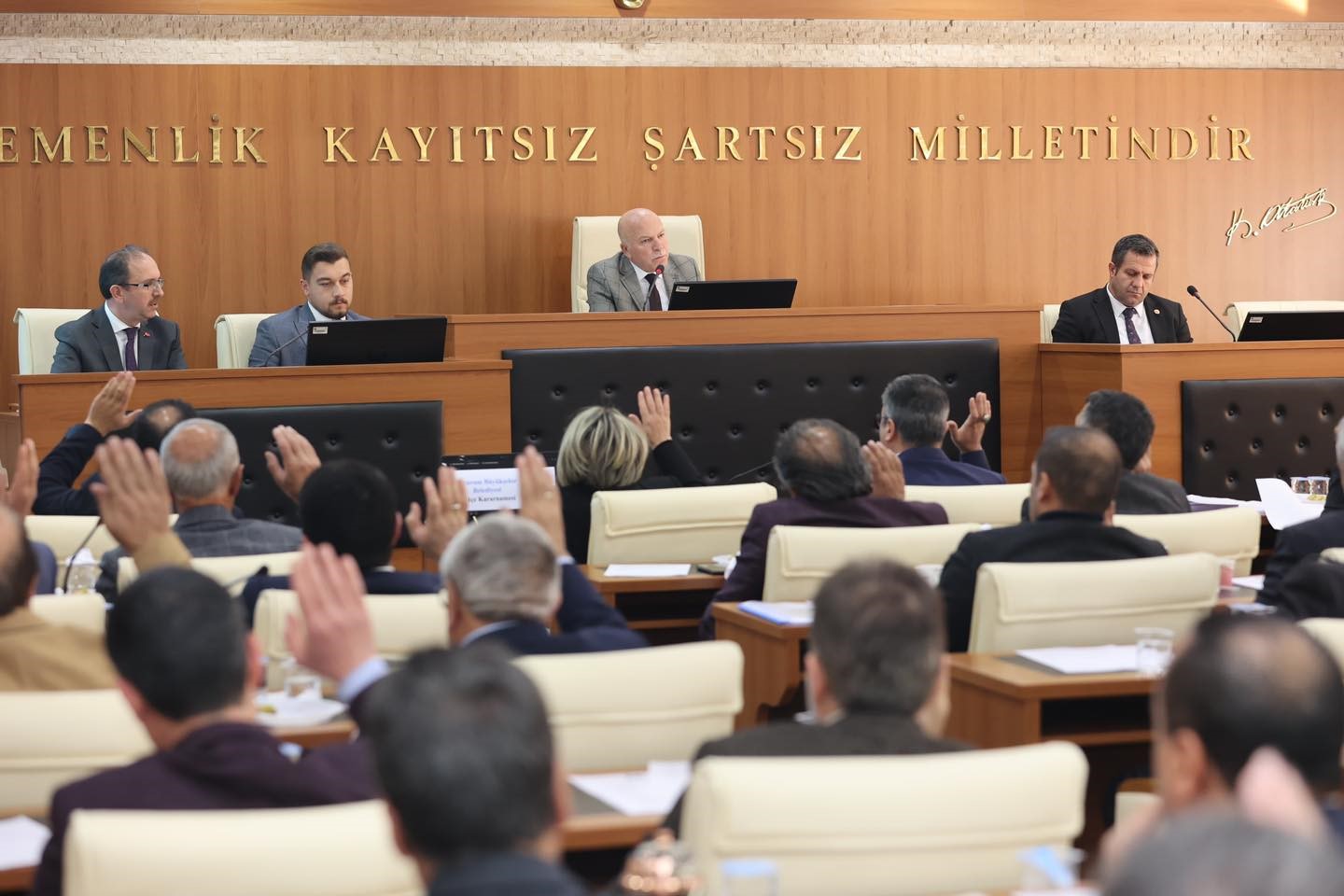 Sekmen; &ldquo;2025 yılı, şehrimiz i&ccedil;in yatırım ve hamle yılı olacak&rdquo;
