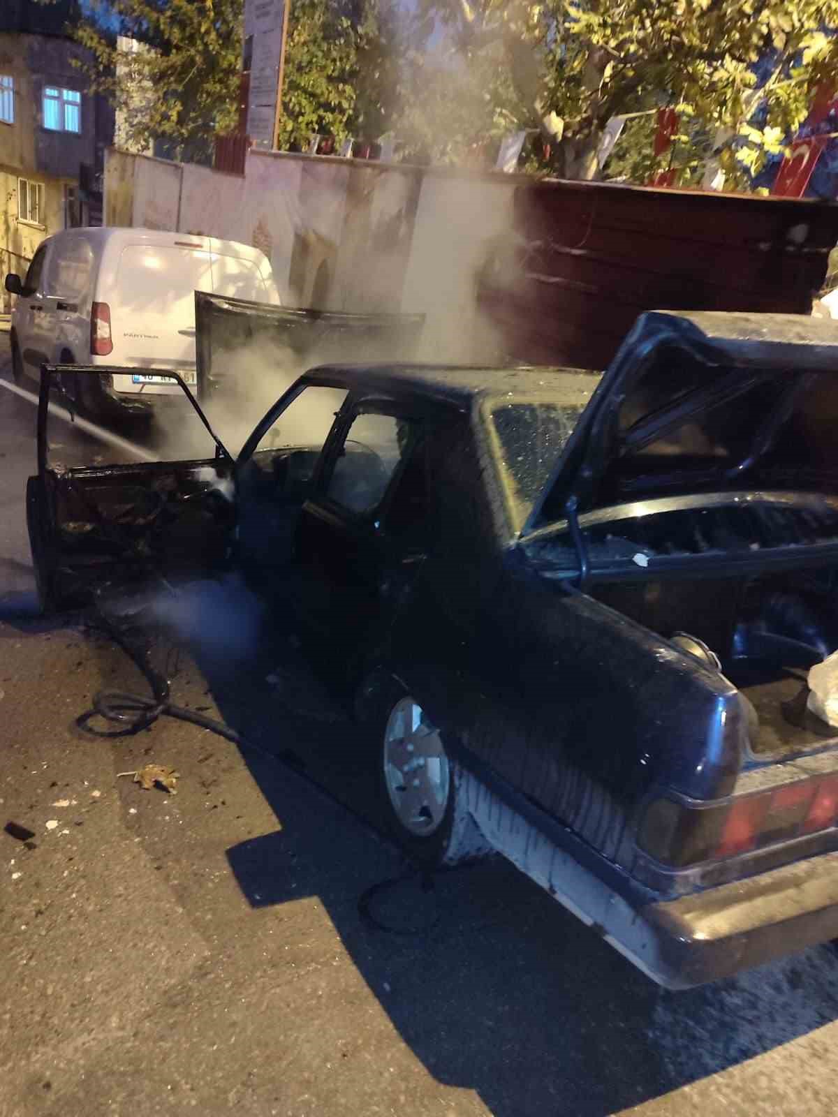 Kahramanmaraş&rsquo;ta otomobil yangını
